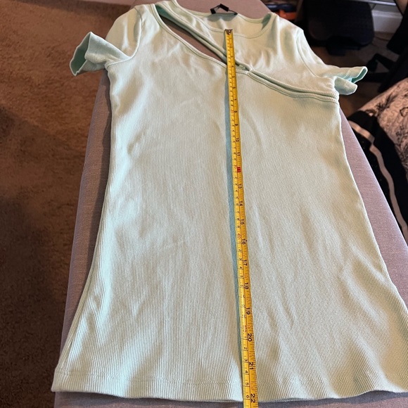 Cutout tee - Picture 5 of 11